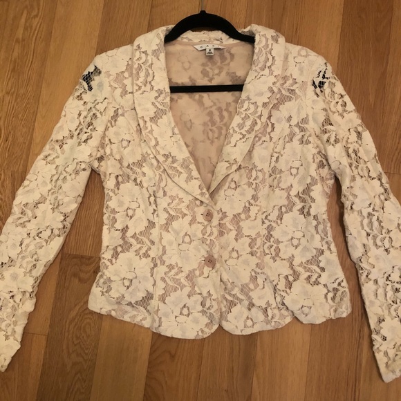 Cabi lace blazer - Picture 2 of 4